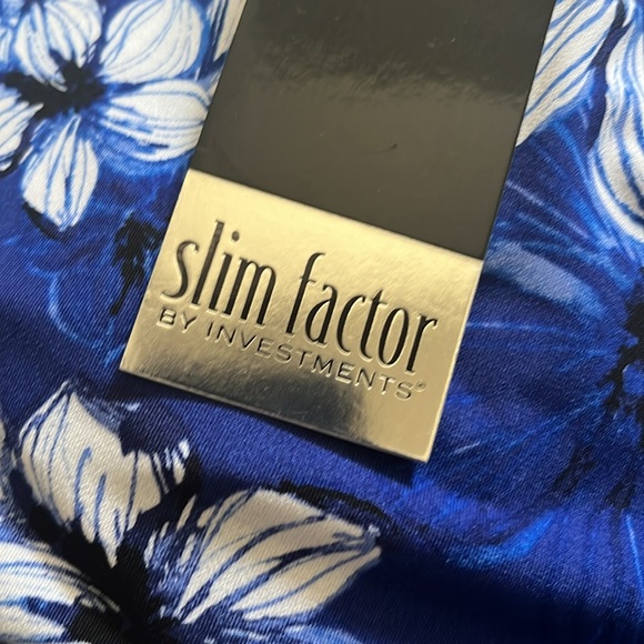Slim Factor by Investments Blue Floral Women's Top  NWT - Picture 6 of 6
